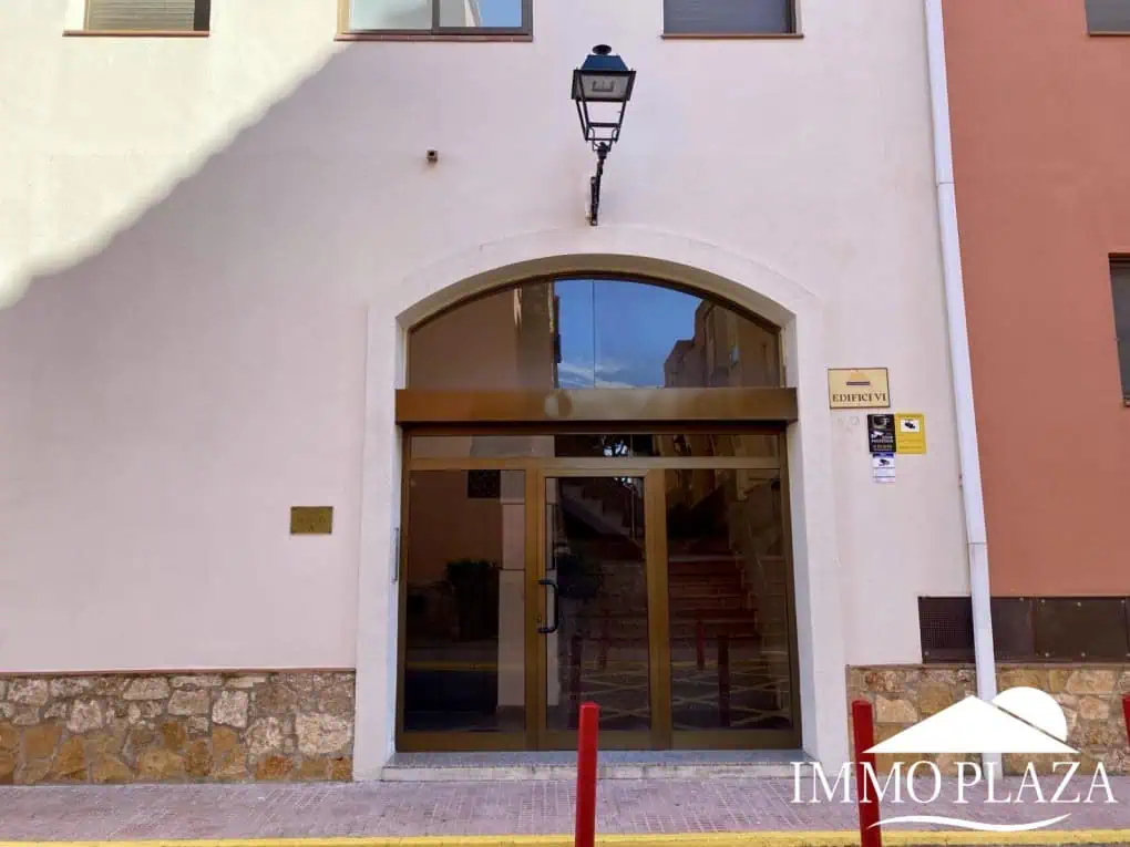 Bel appartement d’angle lumineux, à 2 pas de la plage, vue mer, 2 chs, 1 sdb, parking privé en sous sol – Empuriabrava