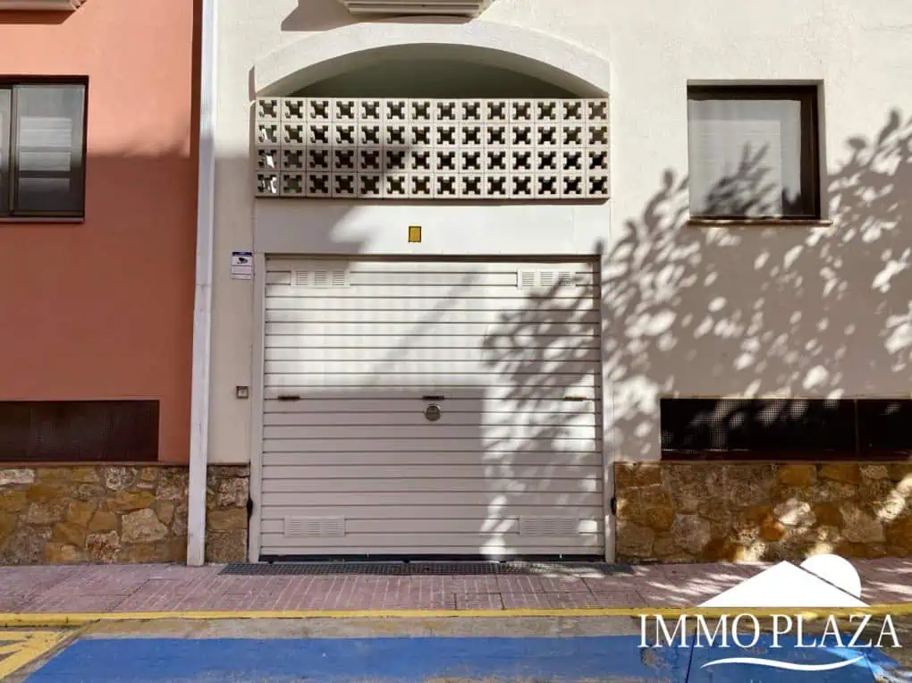 Bel appartement d’angle lumineux, à 2 pas de la plage, vue mer, 2 chs, 1 sdb, parking privé en sous sol – Empuriabrava