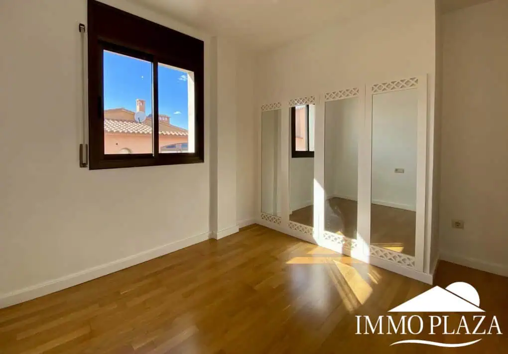 Bel appartement d’angle lumineux, à 2 pas de la plage, vue mer, 2 chs, 1 sdb, parking privé en sous sol – Empuriabrava