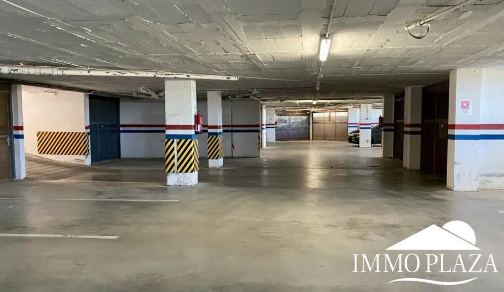 Bel appartement d’angle lumineux, à 2 pas de la plage, vue mer, 2 chs, 1 sdb, parking privé en sous sol – Empuriabrava