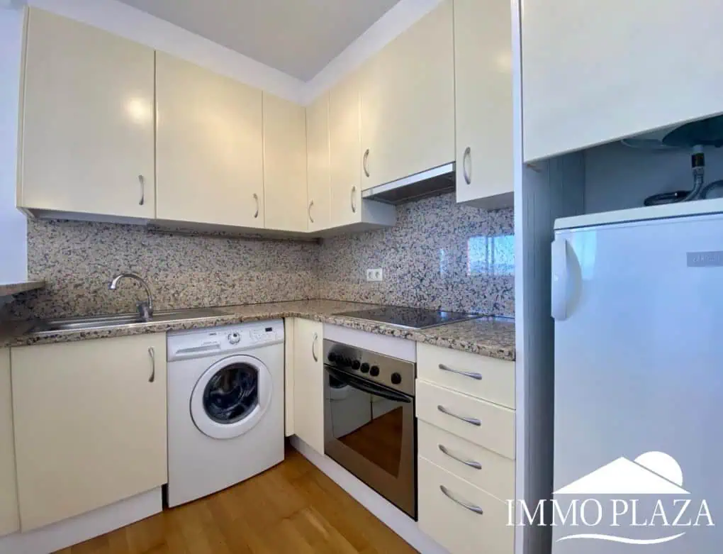 Bel appartement d’angle lumineux, à 2 pas de la plage, vue mer, 2 chs, 1 sdb, parking privé en sous sol – Empuriabrava