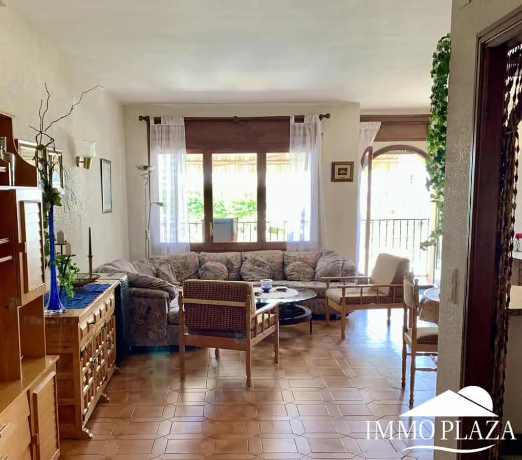 25052023105535_9427_IPA267 Spacious and bright crossing apartment (96m2) overlooking the canal with 2 terraces.