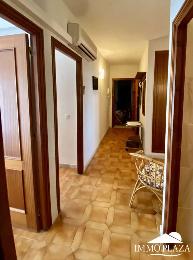 25052023105600_7288_IPA267 Spacious and bright crossing apartment (96m2) overlooking the canal with 2 terraces.