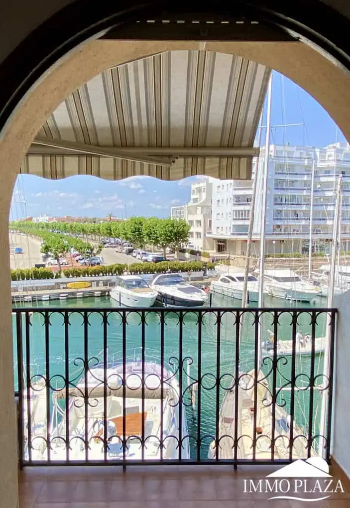 25052023105602_4013_IPA267 Spacious and bright crossing apartment (96m2) overlooking the canal with 2 terraces.