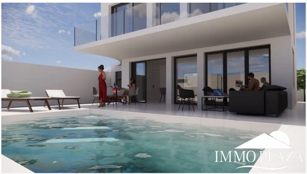 Land to build 2 houses near the beach (max. construction area 323m2) – House with 2 apartments to renovate near the beach