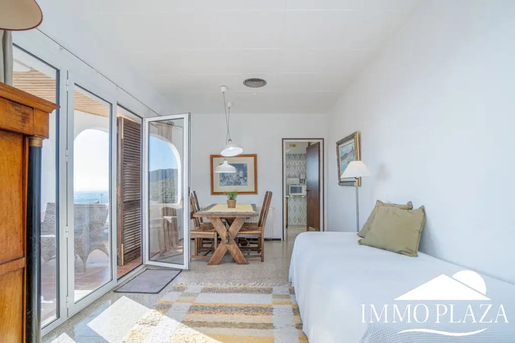 Beautiful villa with fantastic sea views, 4 bedrooms, 3 bathrooms, swimming pool, sauna and a spacious garage – Roses