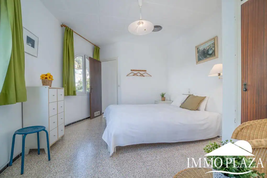 Beautiful villa with fantastic sea views, 4 bedrooms, 3 bathrooms, swimming pool, sauna and a spacious garage – Roses