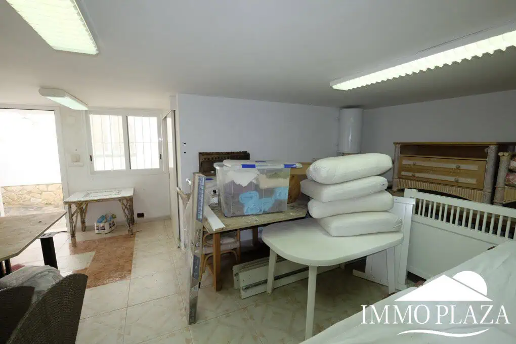 Beautiful villa with fantastic sea views, 4 bedrooms, 3 bathrooms, swimming pool, sauna and a spacious garage – Roses