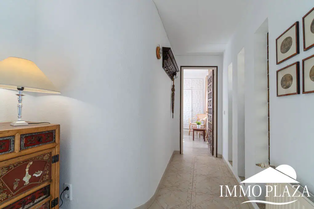 Beautiful villa with fantastic sea views, 4 bedrooms, 3 bathrooms, swimming pool, sauna and a spacious garage – Roses