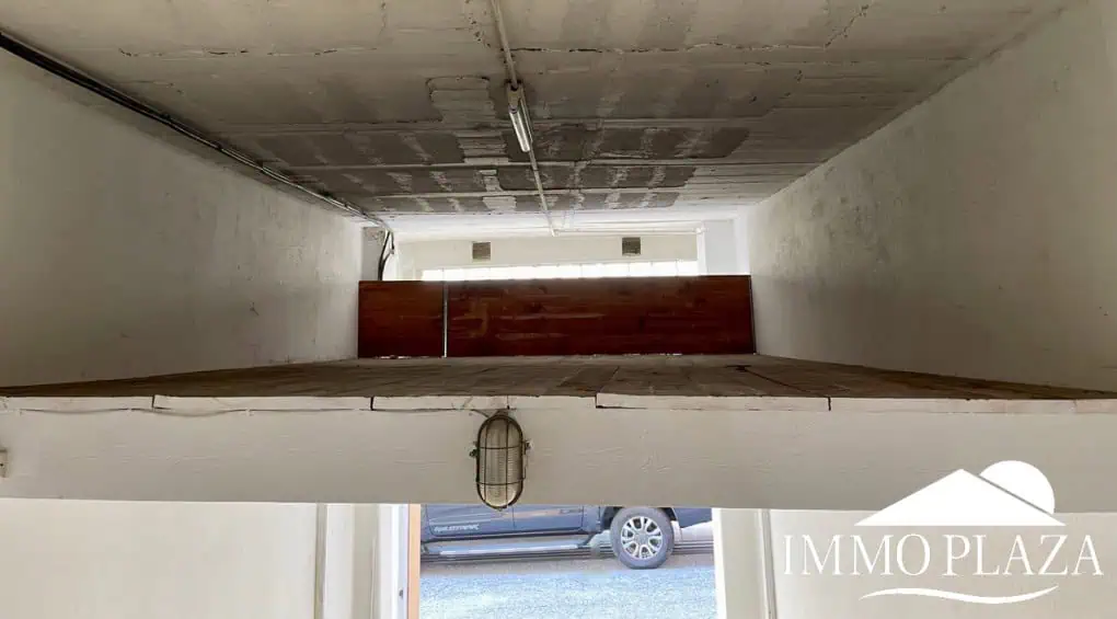 Large garage – storage room – workshop (51m2) with connection electricity and water – center of Rosas – Costa Brava north