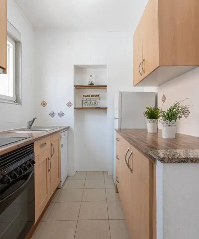 Hervorragende Villa mit 4 Schlafzimmern und 2 Bädern, Swimmingpool und Garage in der Nähe des Strandes und des Zentrums