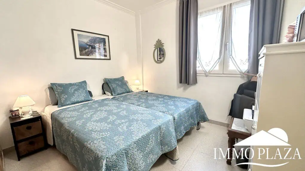 Appartement lumineux à 3min à pied de la mer et des commerces, 2 chambres, 1 sdb, 1 terrasse, parking privé – Empuriabrava