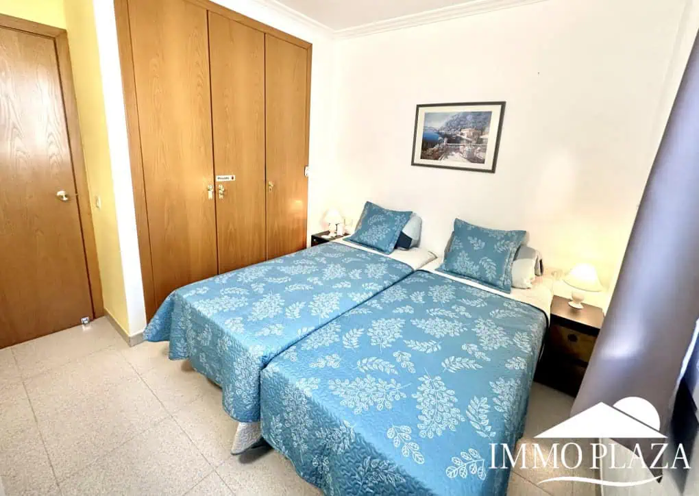 Appartement lumineux à 3min à pied de la mer et des commerces, 2 chambres, 1 sdb, 1 terrasse, parking privé – Empuriabrava