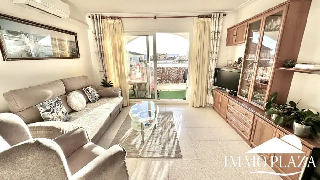 Appartement lumineux à 3min à pied de la mer et des commerces, 2 chambres, 1 sdb, 1 terrasse, parking privé – Empuriabrava