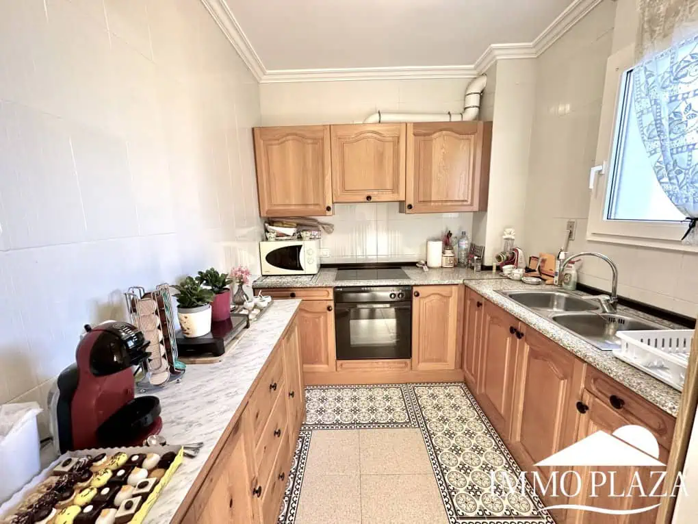 Appartement lumineux à 3min à pied de la mer et des commerces, 2 chambres, 1 sdb, 1 terrasse, parking privé – Empuriabrava