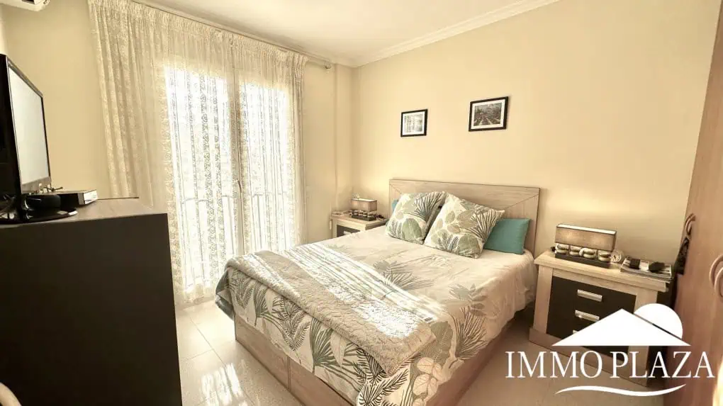 Appartement lumineux à 3min à pied de la mer et des commerces, 2 chambres, 1 sdb, 1 terrasse, parking privé – Empuriabrava