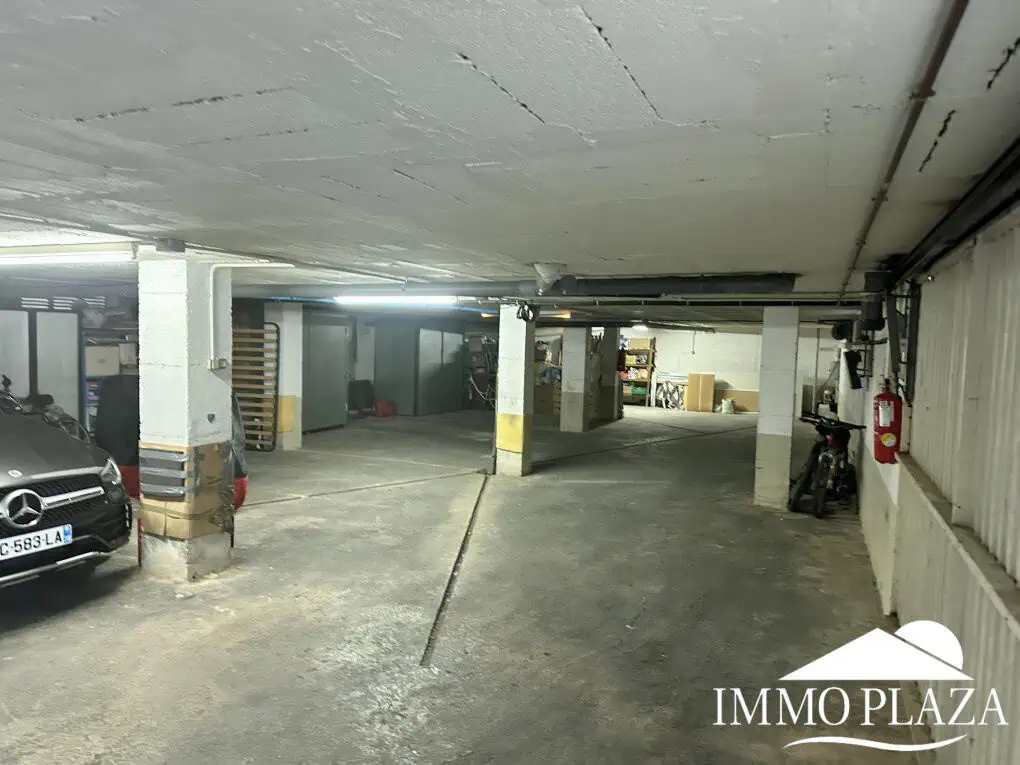 Appartement lumineux à 3min à pied de la mer et des commerces, 2 chambres, 1 sdb, 1 terrasse, parking privé – Empuriabrava