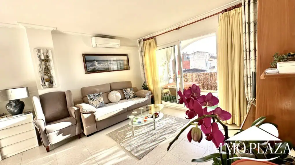 Appartement lumineux à 3min à pied de la mer et des commerces, 2 chambres, 1 sdb, 1 terrasse, parking privé – Empuriabrava