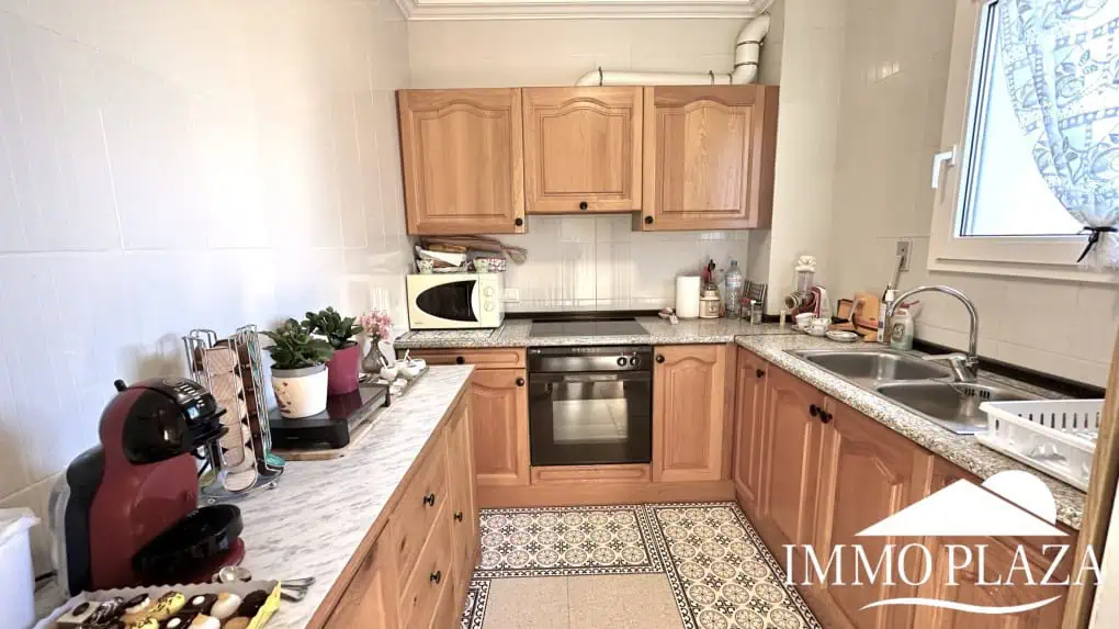 Appartement lumineux à 3min à pied de la mer et des commerces, 2 chambres, 1 sdb, 1 terrasse, parking privé – Empuriabrava