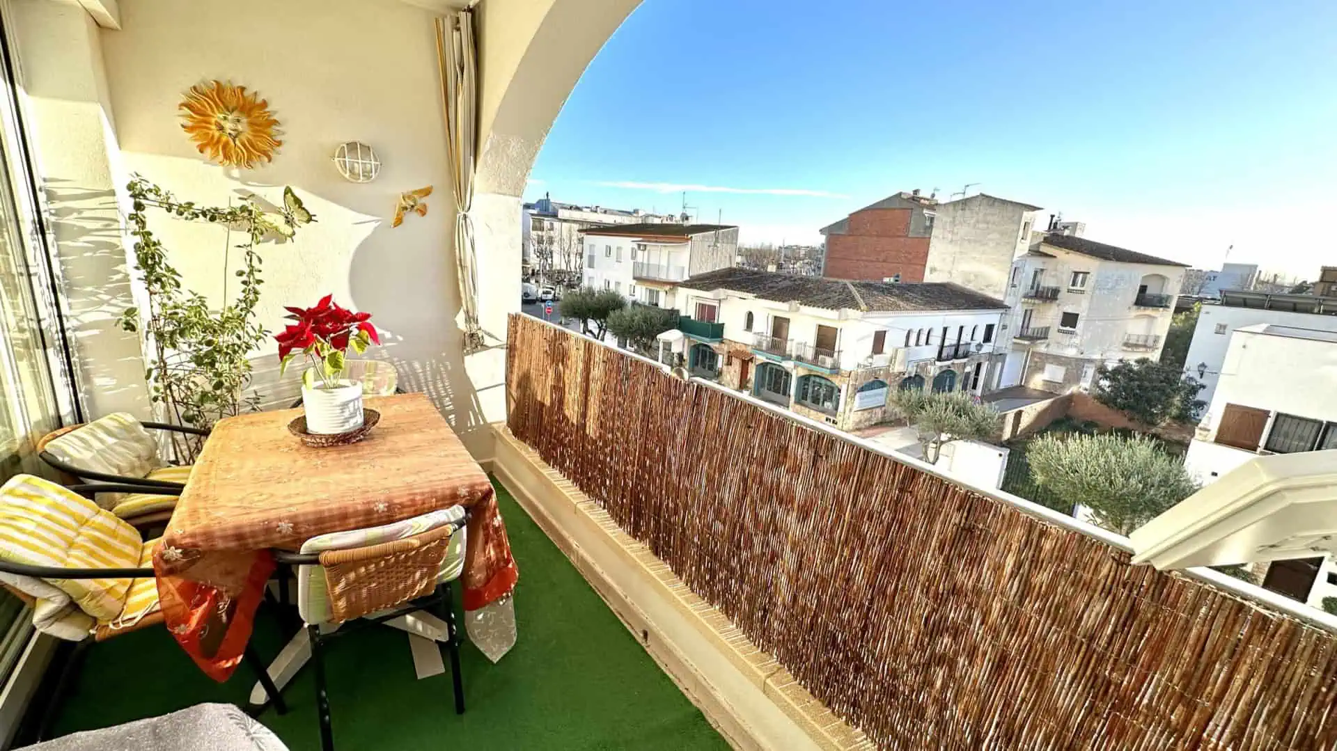 27022024115600_601 Bright apartment 3 minutes walk from the sea and shops, 2 bedrooms, 1 bathroom, 1 terrace, private parking – Empuriabrava