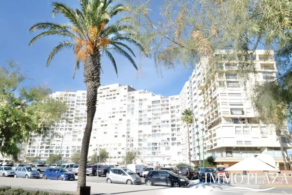 RESERVADO ! Apartament 1ª línia, vistes excepcionals al mar – 2 habitacions, 1 bany, 1 gran terrassa al sud de 12m2