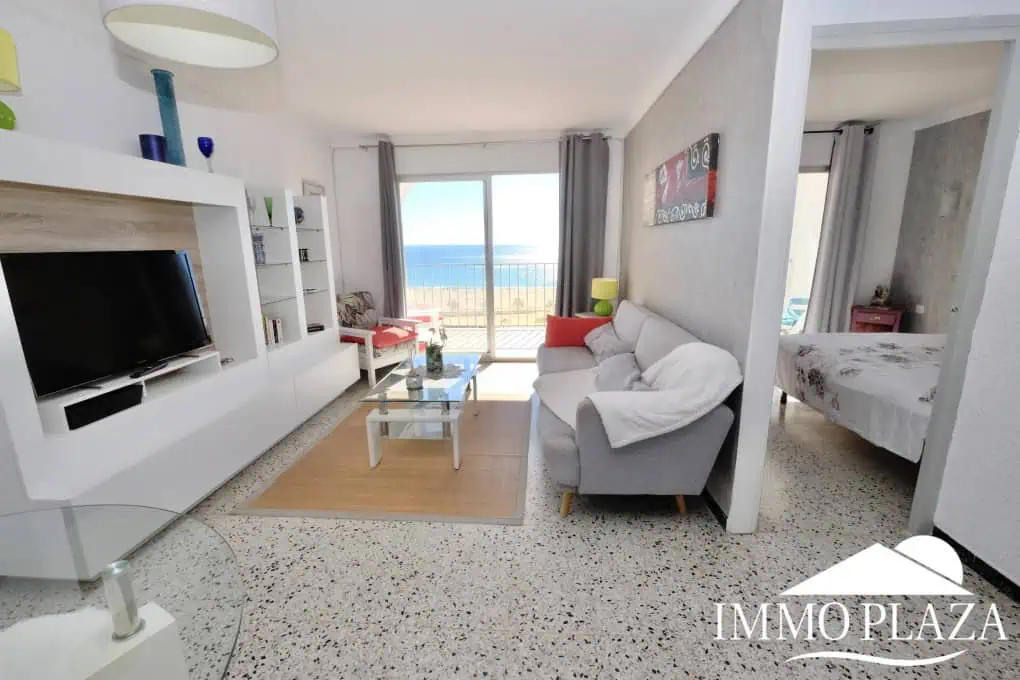 RESERVADO ! Apartament 1ª línia, vistes excepcionals al mar – 2 habitacions, 1 bany, 1 gran terrassa al sud de 12m2
