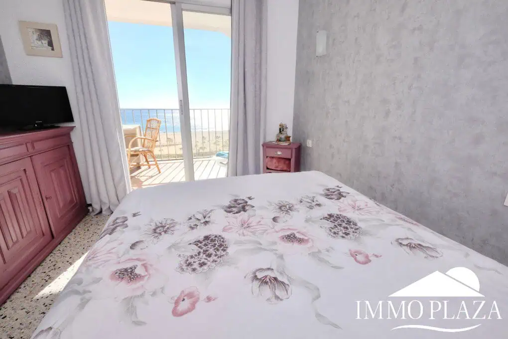 RESERVADO ! Apartament 1ª línia, vistes excepcionals al mar – 2 habitacions, 1 bany, 1 gran terrassa al sud de 12m2