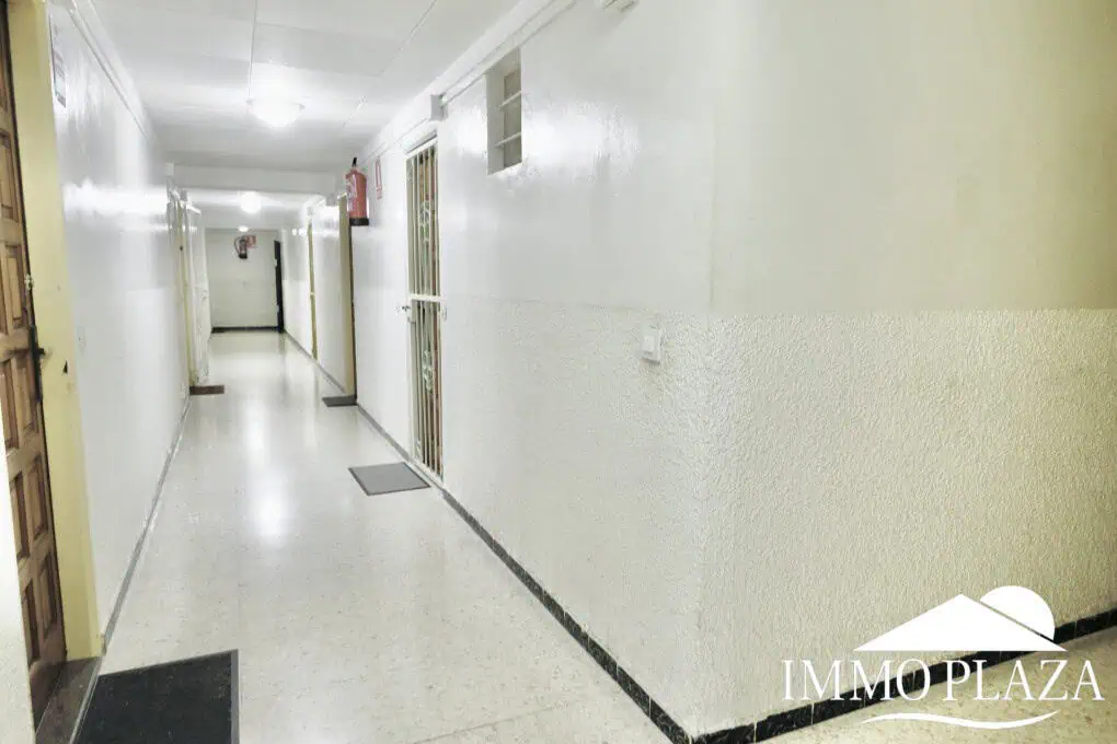 RESERVADO ! Apartament 1ª línia, vistes excepcionals al mar – 2 habitacions, 1 bany, 1 gran terrassa al sud de 12m2