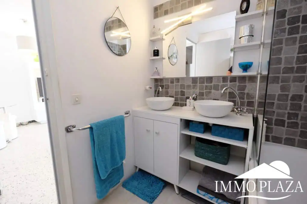 RESERVADO ! Apartament 1ª línia, vistes excepcionals al mar – 2 habitacions, 1 bany, 1 gran terrassa al sud de 12m2