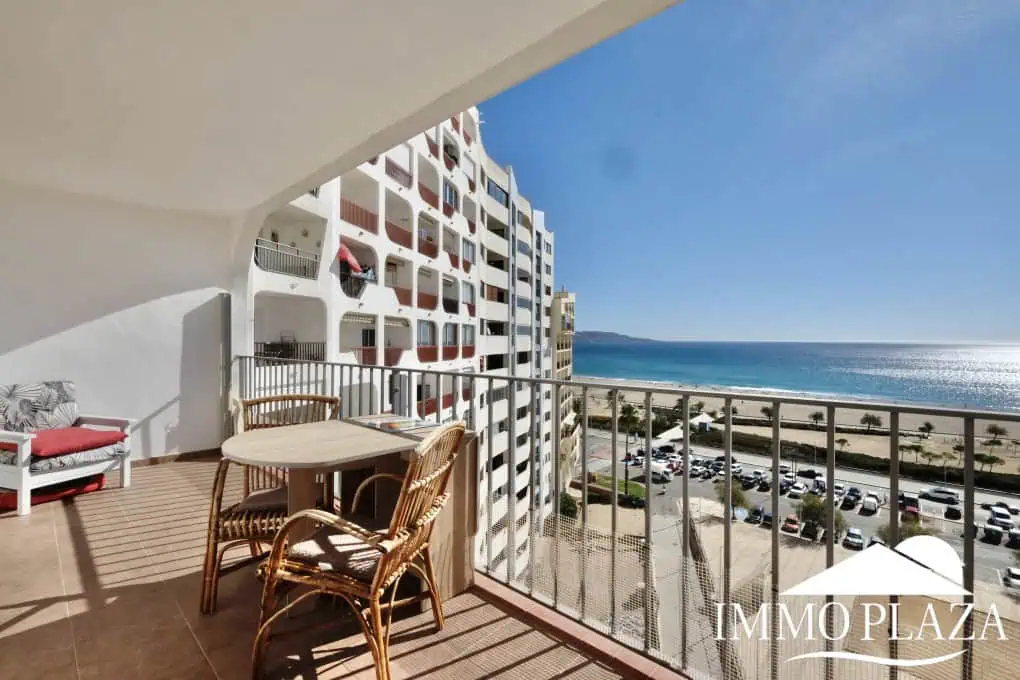 RESERVADO ! Apartament 1ª línia, vistes excepcionals al mar – 2 habitacions, 1 bany, 1 gran terrassa al sud de 12m2