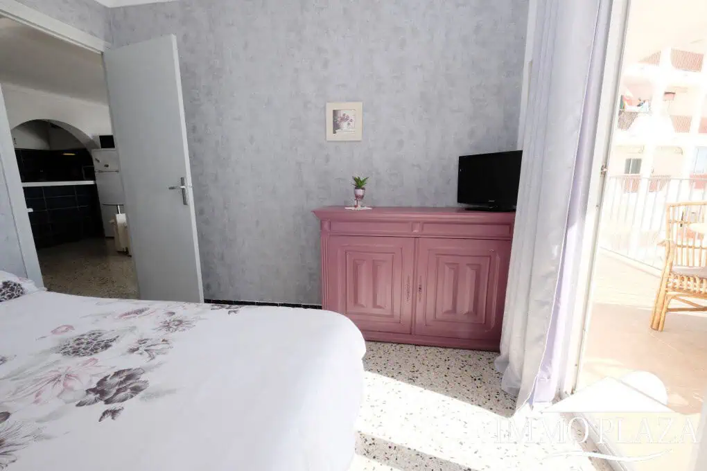 RESERVADO ! Apartament 1ª línia, vistes excepcionals al mar – 2 habitacions, 1 bany, 1 gran terrassa al sud de 12m2