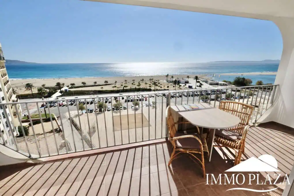 RESERVADO ! Apartament 1ª línia, vistes excepcionals al mar – 2 habitacions, 1 bany, 1 gran terrassa al sud de 12m2
