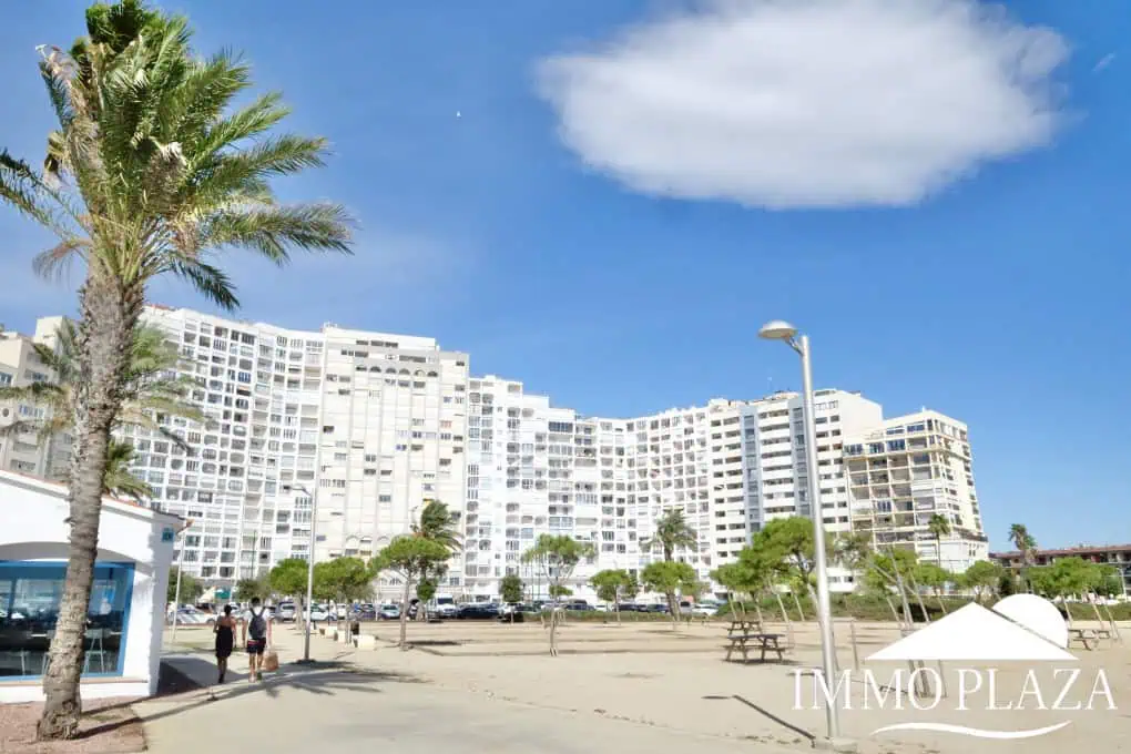 RESERVADO ! Apartament 1ª línia, vistes excepcionals al mar – 2 habitacions, 1 bany, 1 gran terrassa al sud de 12m2