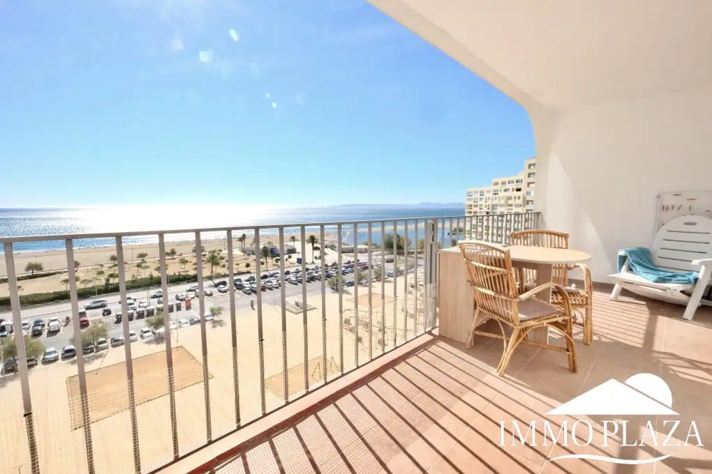 RESERVADO ! Apartament 1ª línia, vistes excepcionals al mar – 2 habitacions, 1 bany, 1 gran terrassa al sud de 12m2