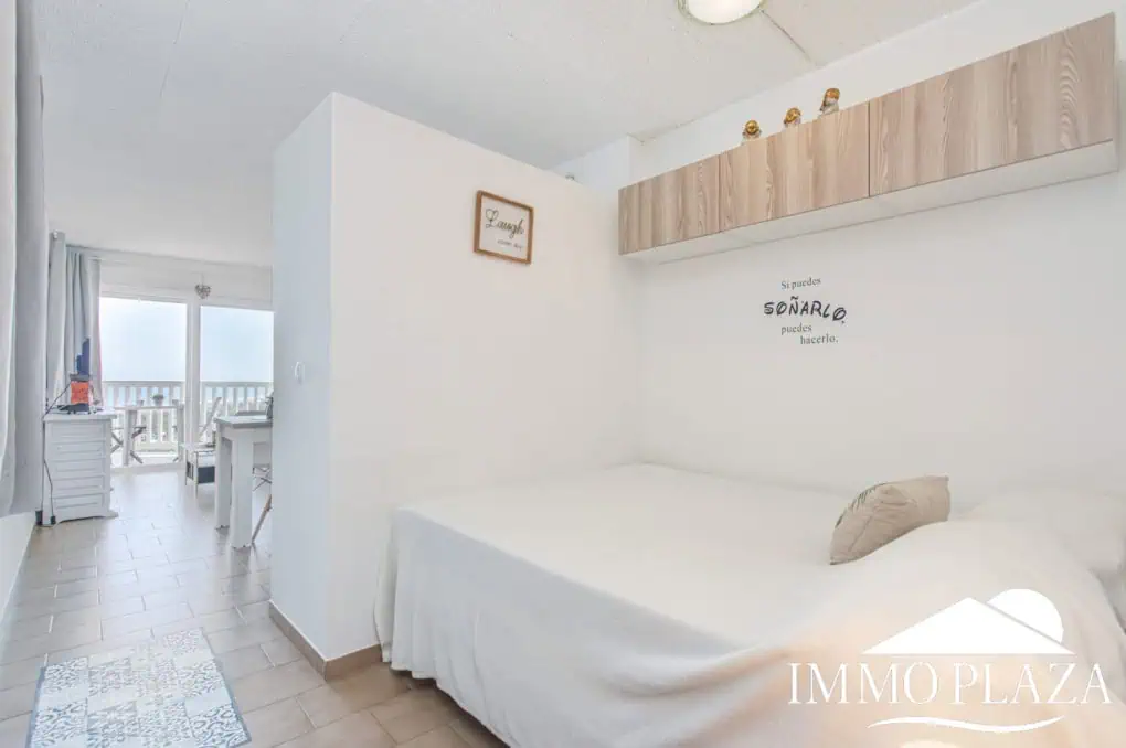 Pretty studio, completely renovated, with a beautiful sea view terrace, next to the beach and shops – Empuriabrava