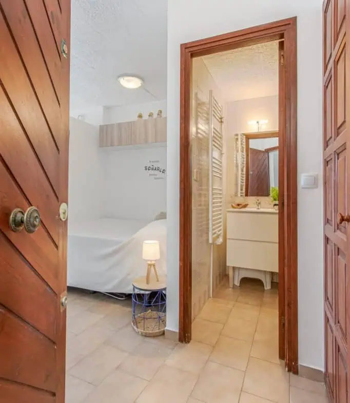 Pretty studio, completely renovated, with a beautiful sea view terrace, next to the beach and shops – Empuriabrava