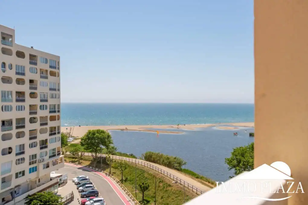 Pretty studio, completely renovated, with a beautiful sea view terrace, next to the beach and shops – Empuriabrava
