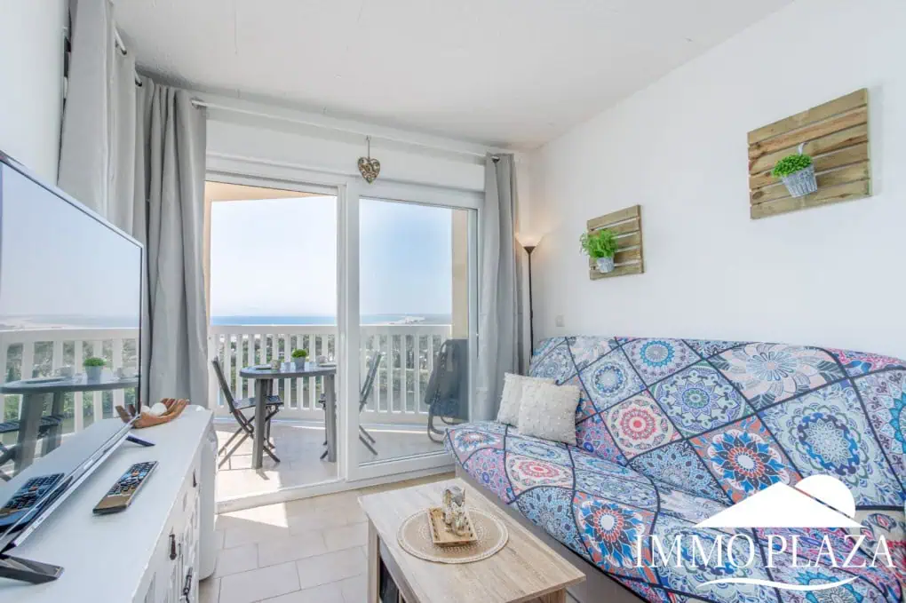 Pretty studio, completely renovated, with a beautiful sea view terrace, next to the beach and shops – Empuriabrava