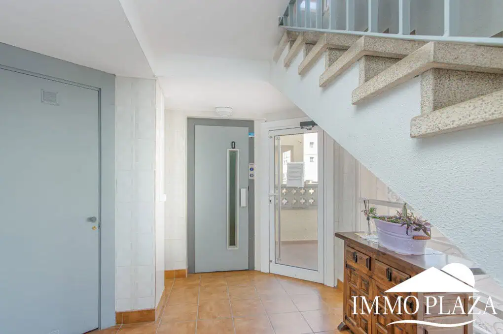 Pretty studio, completely renovated, with a beautiful sea view terrace, next to the beach and shops – Empuriabrava