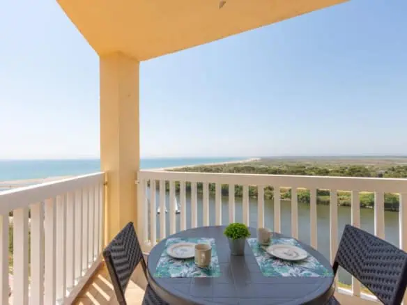 Pretty studio, completely renovated, with a beautiful sea view terrace, next to the beach and shops – Empuriabrava
