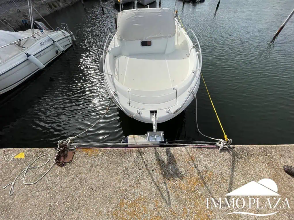 Amarre para barco a motor de 7 x 2,5 mtr en venta Port Emporda Empuriabrava Costa Brava
