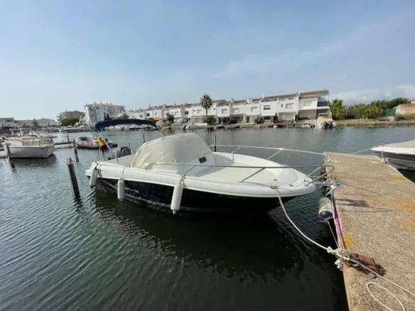 Mooring for motor boat of 7 x 2.5 mtr for sale Port Emporda Empuriabrava Costa Brava