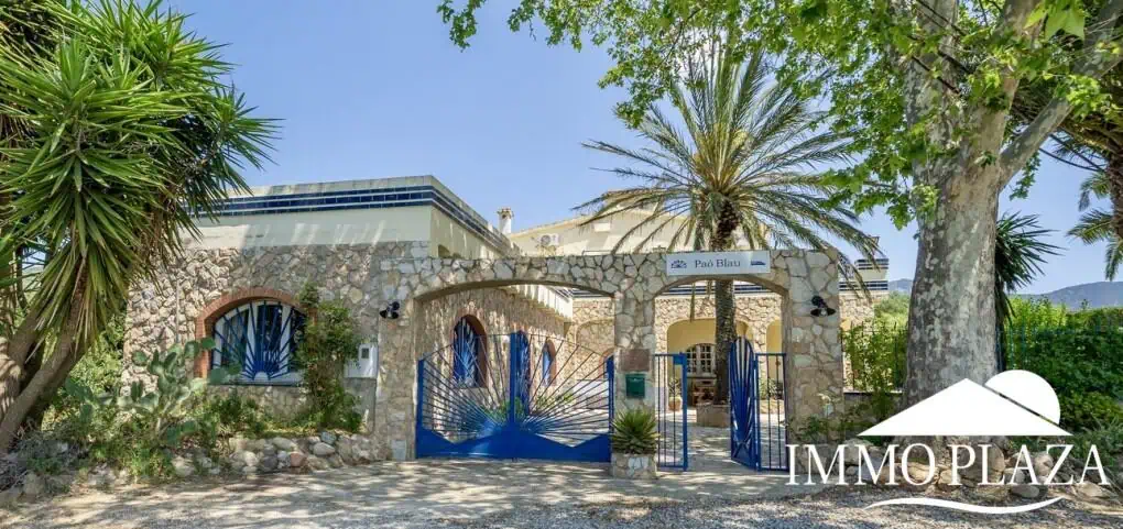 Charming Guesthouse B&B – Pensión; 7 bedrooms, 5 bathrooms, pool, land 3895m2 in the Bay of Roses