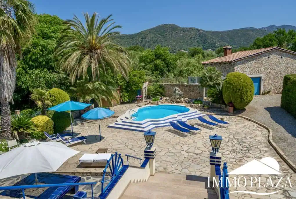 Charming Guesthouse B&B – Pensión; 7 bedrooms, 5 bathrooms, pool, land 3895m2 in the Bay of Roses