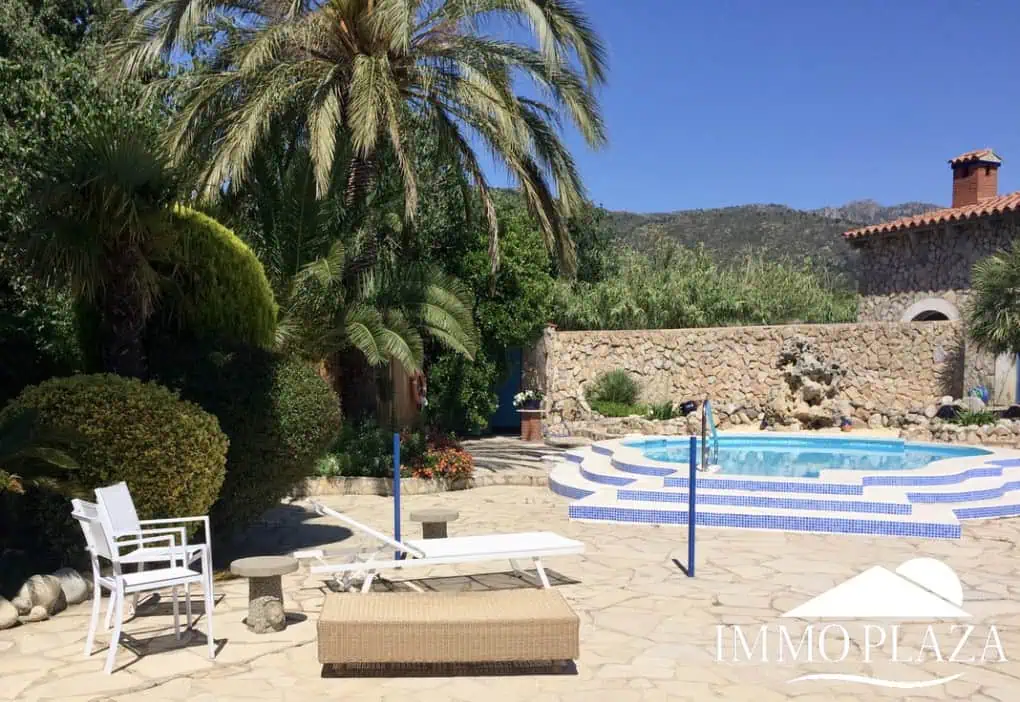 Charming Guesthouse B&B – Pensión; 7 bedrooms, 5 bathrooms, pool, land 3895m2 in the Bay of Roses