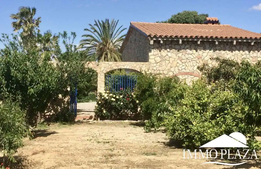 Charming Guesthouse B&B – Pensión; 7 bedrooms, 5 bathrooms, pool, land 3895m2 in the Bay of Roses