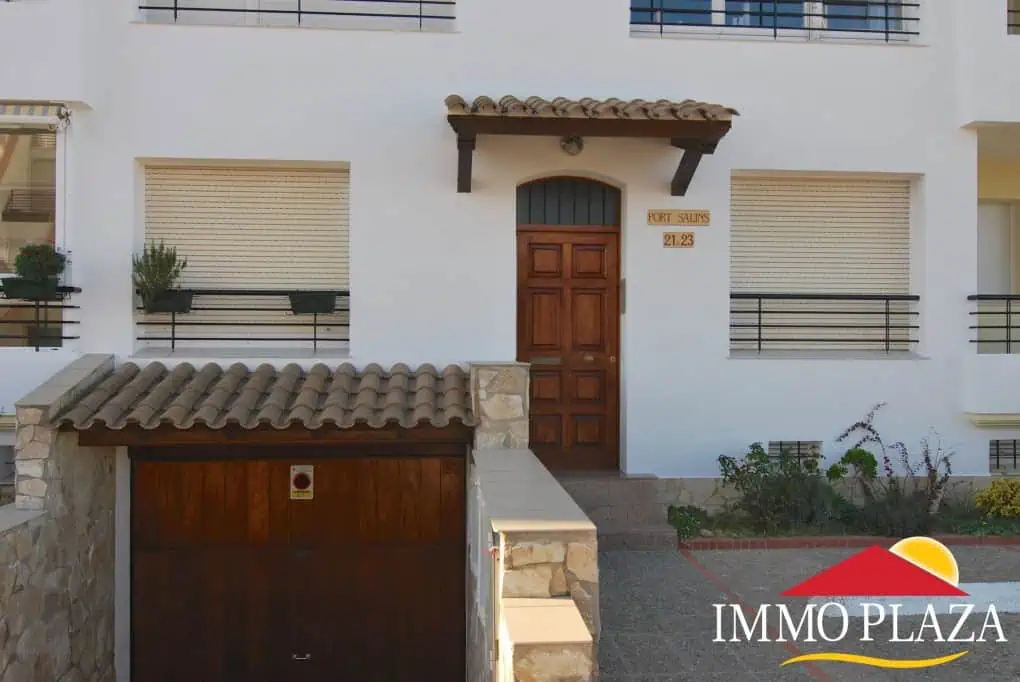 Boatmooring 20 x 6.5 mtr for sale with double parking and private storage in the Marina Empuriabrava – Costa Brava