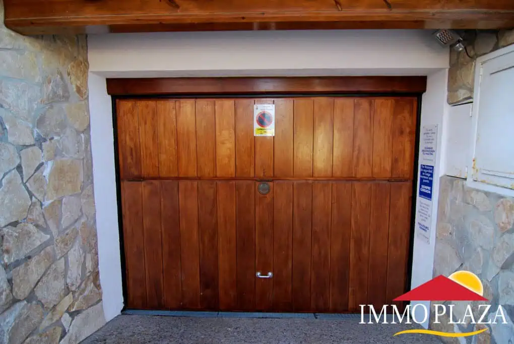 Boatmooring 20 x 6.5 mtr for sale with double parking and private storage in the Marina Empuriabrava – Costa Brava