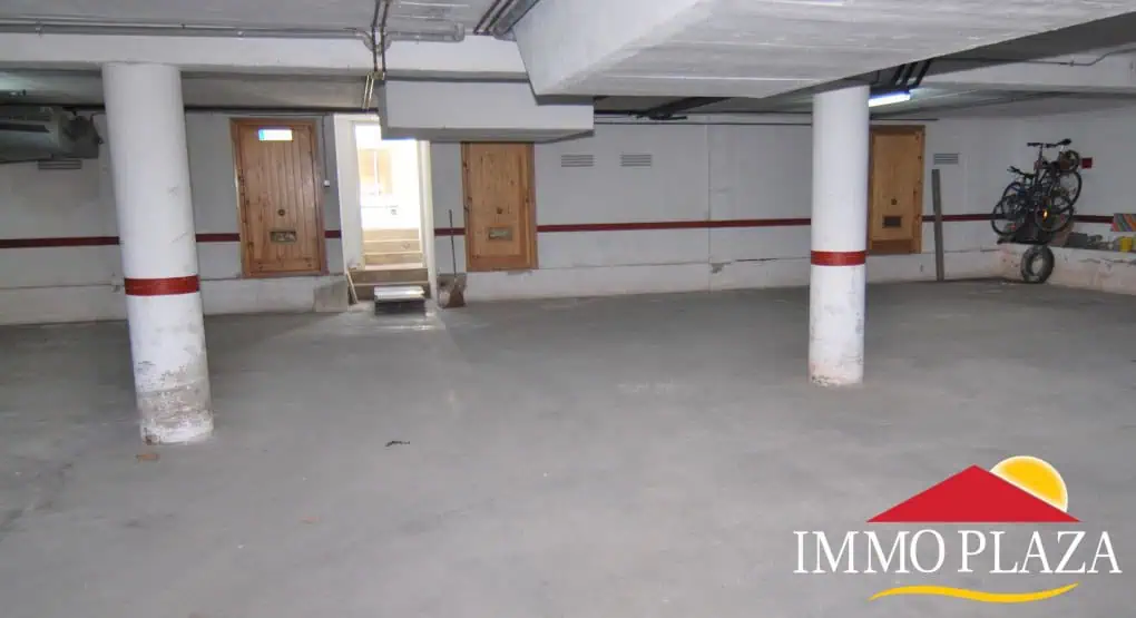 Boatmooring 20 x 6.5 mtr for sale with double parking and private storage in the Marina Empuriabrava – Costa Brava