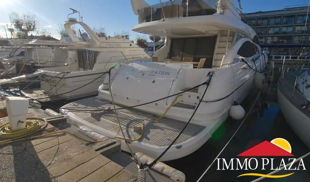 Boatmooring 20 x 6.5 mtr for sale with double parking and private storage in the Marina Empuriabrava – Costa Brava